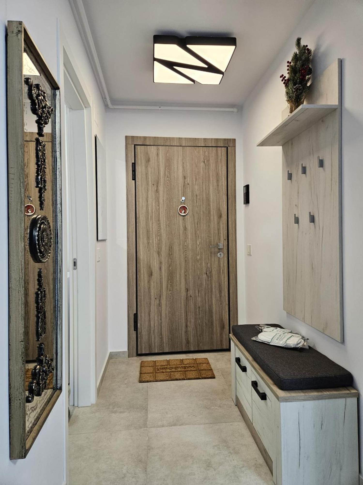 Garsoniera Gabrielle Apartment Brasov Bagian luar foto